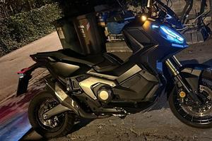 Xadv 750