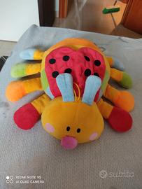 tre peluche due criceti e una coccinella 