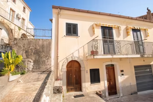 2 LOCALI A VIBONATI