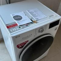 LG Lavatrice TurboWash™ 9 Kg Oblò Silver FH4U2VDN1