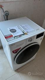 LG Lavatrice TurboWash™ 9 Kg Oblò Silver FH4U2VDN1