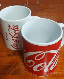 Tazzine Coca-Cola bianca e rossa con
etichetta