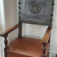 Antichità sedia poltrona trono