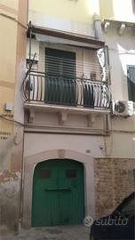 3 VANI + ACC. CON LOCALE AL PIANO TERRA