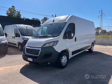Peugeot BOXER PREMIUM 335 L3H2 2.2 BLUEHDI 140 CV.
