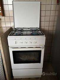 cucina a gas 4 fuochi