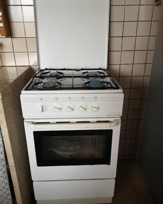 cucina a gas 4 fuochi