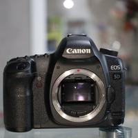 Canon 5D Mark II + Batterigrip + 2 Batterie 