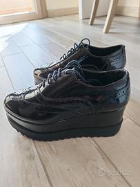 scarpe in vernice con plateau, n.  36