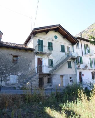 CASA SEMINDIPENDENTE A CHÂTILLON
