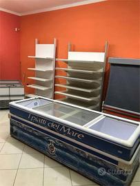 Attività / Licenza di 200 m² con 2 locali a Falcia