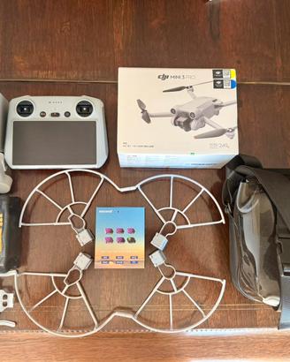 DJI Mini 3 Pro SIGILLATO + DJI RC + Kit Fly More