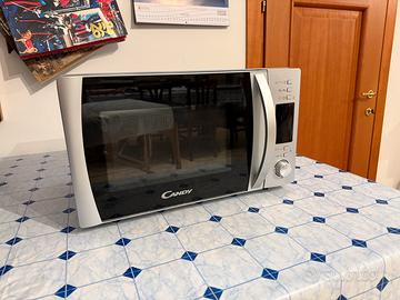 Microonde Candy con Grill + display digitale
