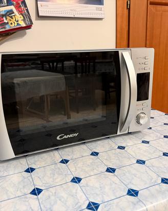 Microonde Candy con Grill + display digitale