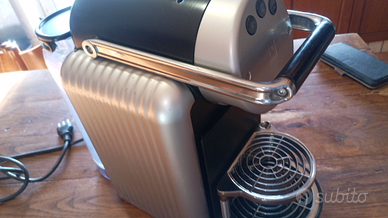 Macchina caffè Nespresso zenius