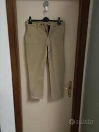 pantalone chino beige, 98% cotone.
