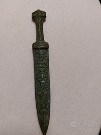 Tagliacarte con fodero in rame