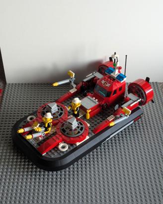 LEGO set 7944 Fire Hovercraft