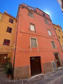 Bosa: appartamento tipologia bivano