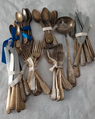 Set di posate antiche