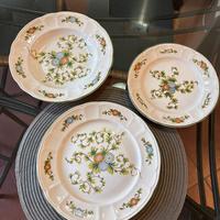 Servizio piatti da 8 piu insalatiera