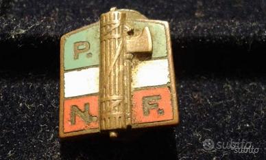 Distintivo Fascista PNF con Smalti II Tipo