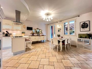 Porzione centrale di trifamiliare