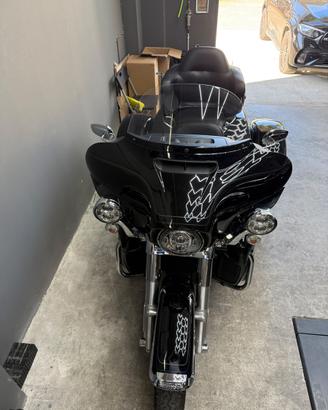 Harley-Davidson Tri Glide Ultra FLHTCUTG