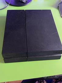 PlayStation 4 con controller e GTA 5