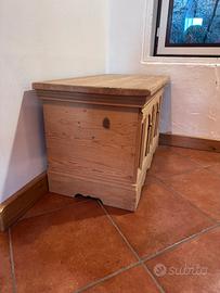 Piccola Cassapanca in legno