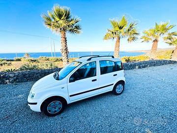 Noleggia Fiat Panda a Pantelleria