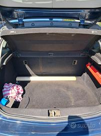 OPEL ASTRA 5p 1.6 benz/GPL
Anno 12/2010
Km 185.000