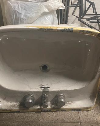 LAVABO