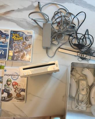 Nintendo Wii + 13 giochi 3 telecomandi e accessori