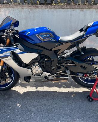 R1 2016