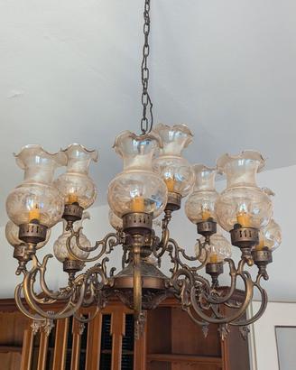 Lampadario Vintage a 10 Luci in Bronzo e Vetro