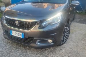 Peugeot 2008 Active unico proprietario prezzo trat