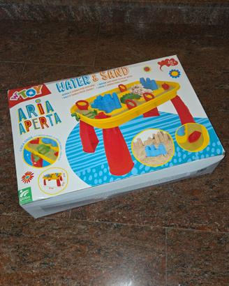 gioco bambini con acqua water and sand