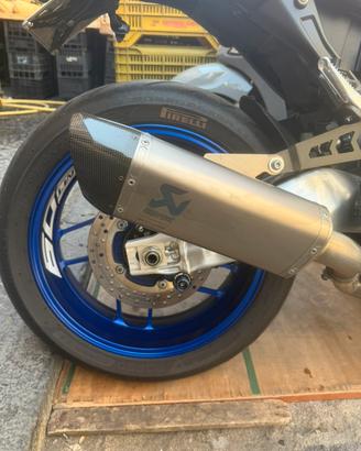 scarico mt 09 akrapovic