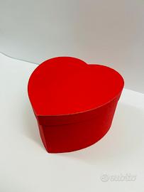 154 scatole a forma di cuore