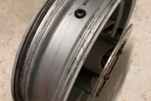 Cerchio anteriore  piaggio x9 completo di 2 dischi