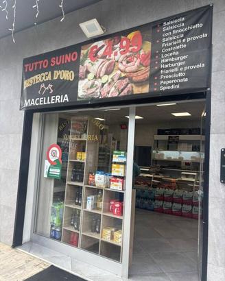 Attività / Licenza di 75 m² con 2 locali a Castel 