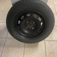 4 cerchi con pneumatici Ford fiesta