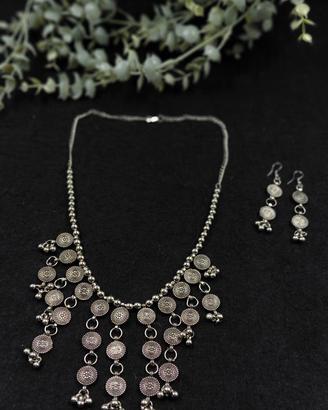 Parure etnica collana e orecchini in metallo