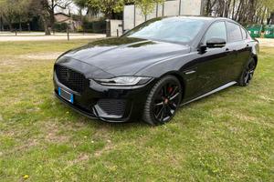  Jaguar XE 2.0D D204 R-DYN BLACK