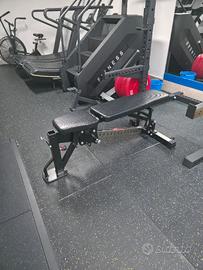 panca regolabile con movimento a slitta