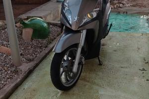 Peugeot Geopolis 400 - 2010