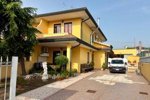Villa di 139 m² con 5 locali e box auto doppio a C