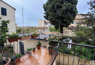 CASA SEMINDIPENDENTE A PRATO