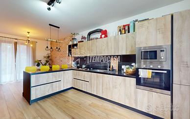 VILLETTA A SCHIERA CON MANSARDA